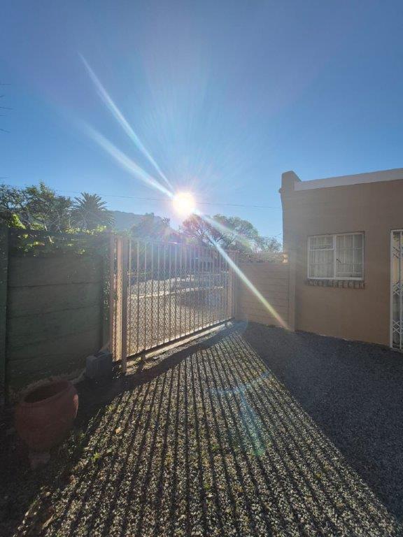 To Let 1 Bedroom Property for Rent in Top Town Eastern Cape